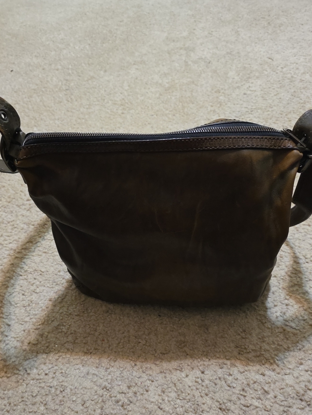 Capaccioli Classic Brown Leather Crossbody Bag with Stud Detail - Picture 2 of 5